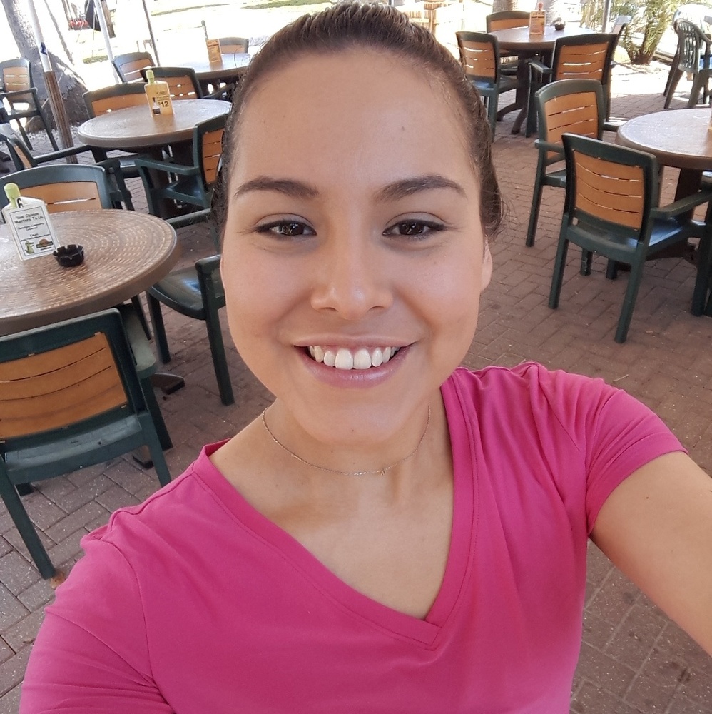 Meet your Posher, Julissa